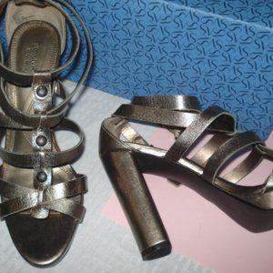 Simply Vera Bronze/gold strappy heels (8)